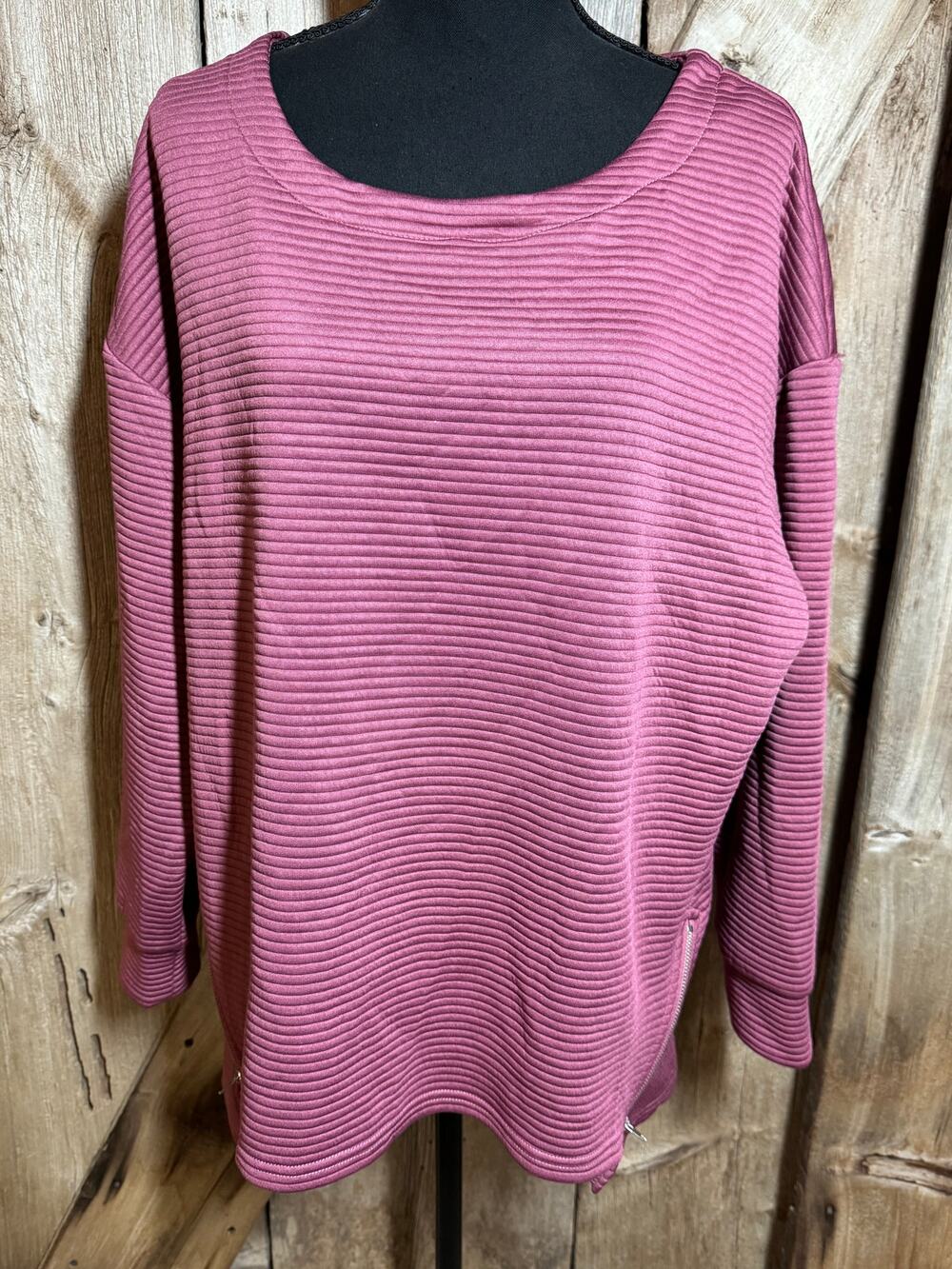 Daisy Fuentes Fit Ribbed Pullover Women's Size 1X Mauve Side Zipper Accent